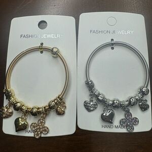 NWT Stretchy Gold or Silver Tone Heart Bracelet $10 Closet Minimum Purchase